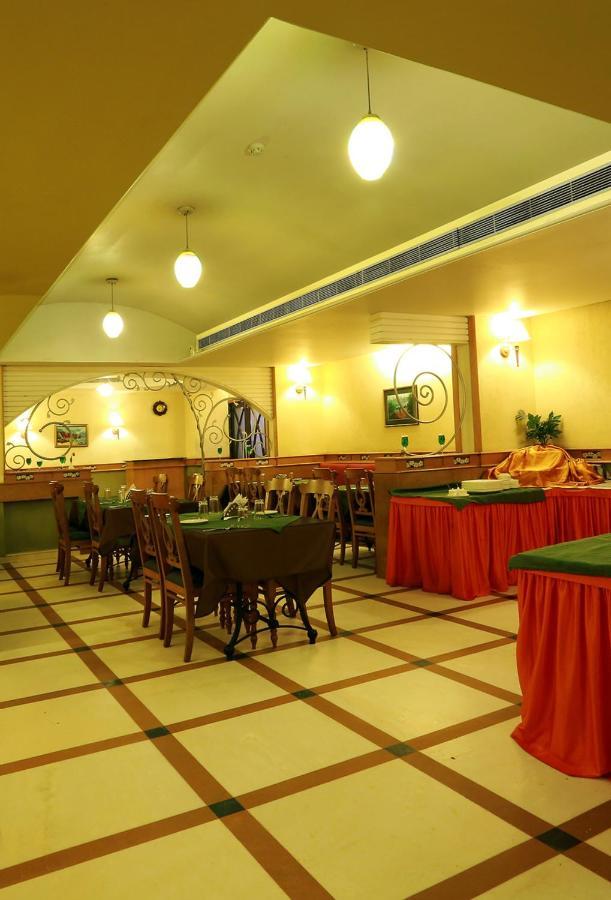 Royal Omars Hotel Kannur Exterior photo