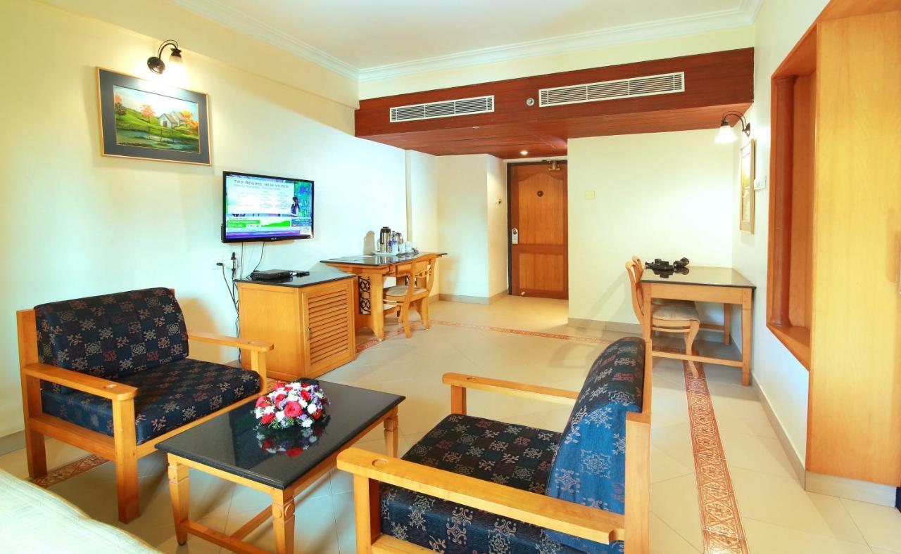 Royal Omars Hotel Kannur Exterior photo